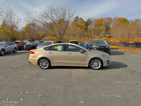 Used 2019 Ford Fusion SE image 8