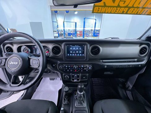 Used 2018 Jeep Wrangler Unlimited Sport S AWD/4WD image 23