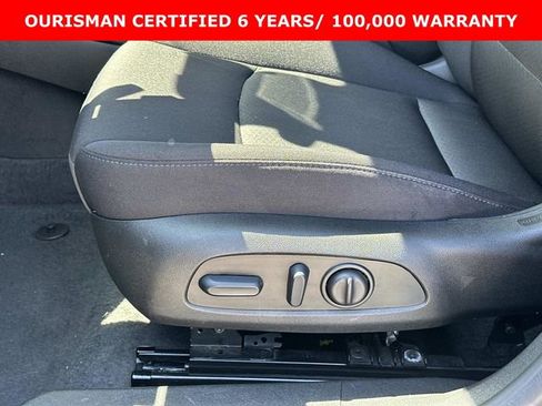 Used 2025 Chevrolet Malibu LT FWD image 17