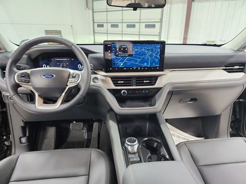 New 2026 Ford Explorer Active w/ Active Comfort Package RWD image 23