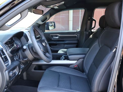 Used 2025 RAM 1500 Big Horn AWD/4WD image 11