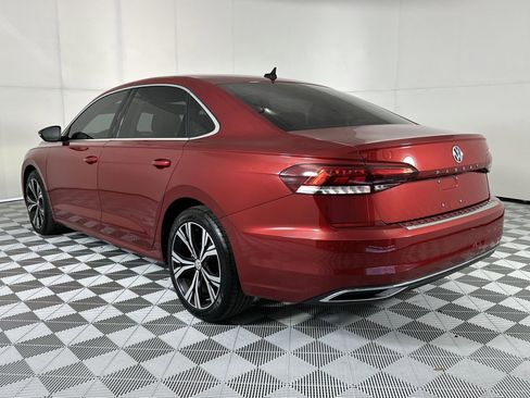 Used 2022 Volkswagen Passat 2.0T SE FWD image 6