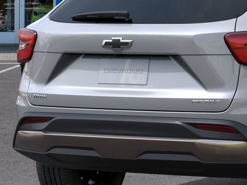 New 2026 Chevrolet Trax ACTIV w/ Sunroof Package FWD image 42