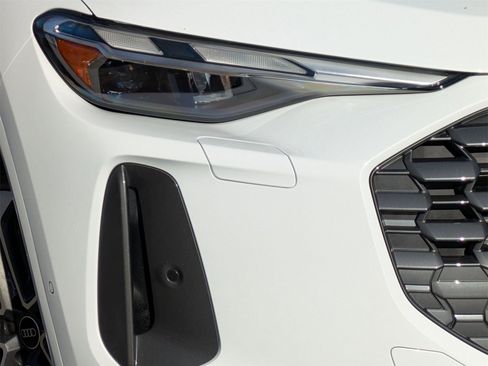 New 2025 Audi Q5 Premium image 16