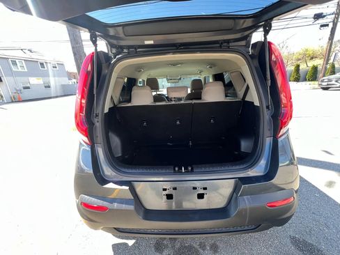 Used 2020 Kia Soul LX FWD image 9
