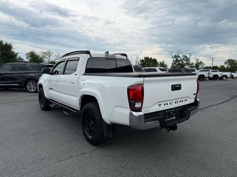 Used 2020 Toyota Tacoma SR5 RWD image 4