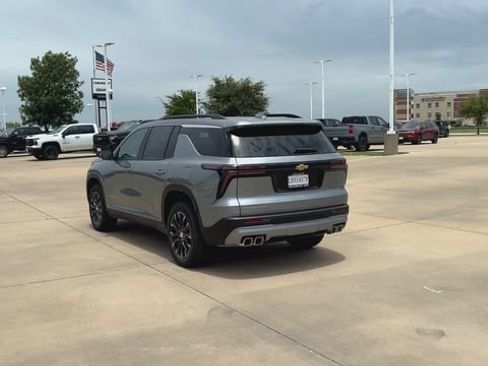 New 2026 Chevrolet Traverse LT w/ Sun and Wheel Package FWD image 7