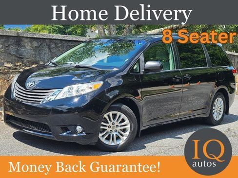 Used 2014 Toyota Sienna XLE FWD image 1