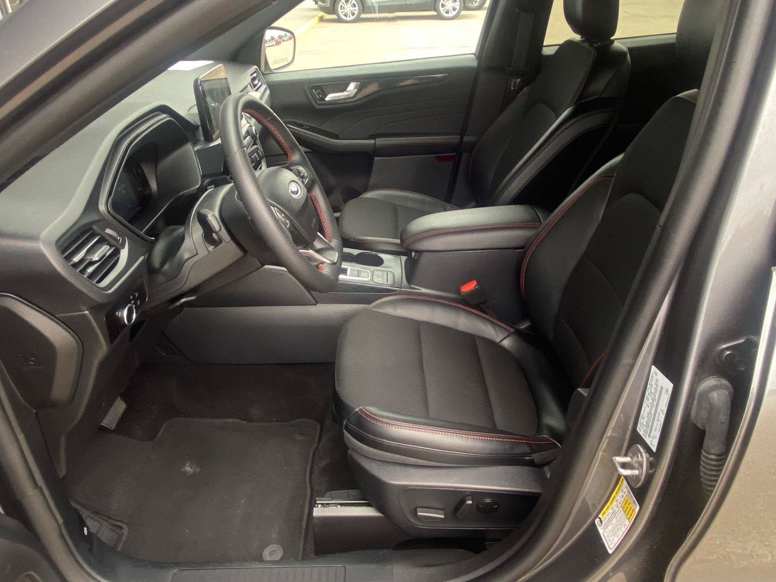 Used 2025 Ford Escape ST-Line AWD/4WD image 10