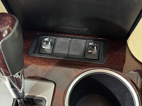 Used 2014 Toyota Camry XLE w/ Leather Package FWD image 20