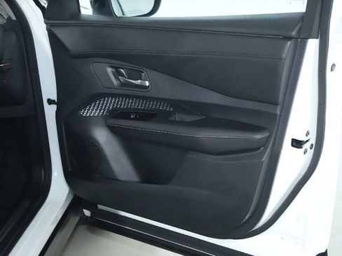 Certified 2024 Nissan Ariya AWD image 37