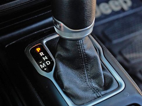 Used 2021 Jeep Wrangler Unlimited Sport AWD/4WD image 19