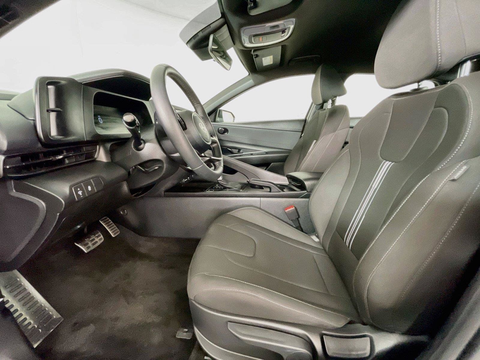 Certified 2026 Hyundai Elantra Sport FWD image 23