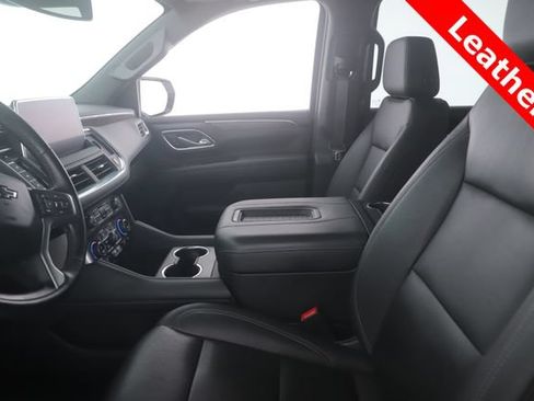 Used 2023 Chevrolet Tahoe Z71 w/ Z71 Off-Road Package AWD/4WD image 16