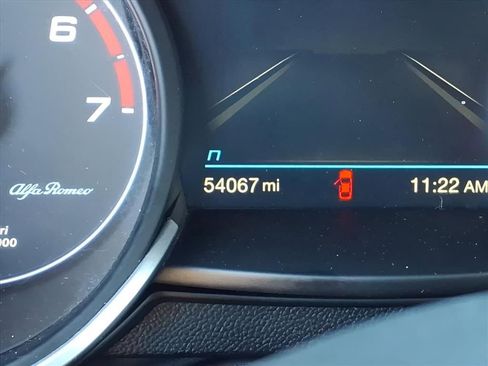 Used 2022 Alfa Romeo Stelvio Veloce image 28