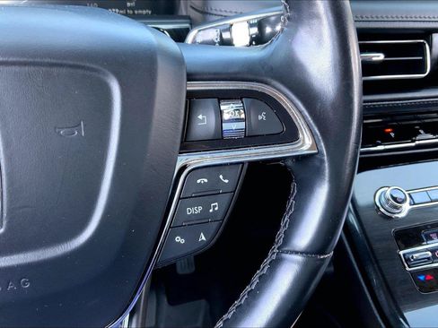 Used 2023 Lincoln Nautilus Reserve AWD/4WD image 17