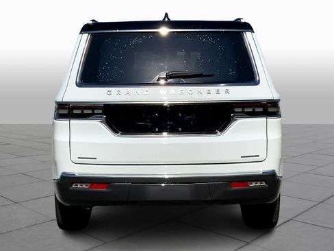 Used 2022 Jeep Grand Wagoneer Series III w/ HD Trailer Tow Package image 4