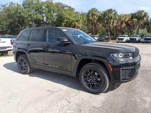 New 2026 Jeep Grand Cherokee Altitude image 1