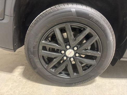 Used 2019 GMC Acadia SLT w/ LPO, Cargo Package image 31