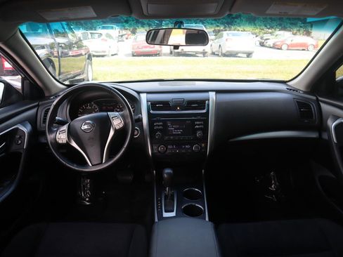 Used 2015 Nissan Altima 2.5 SV FWD image 52