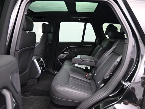 Used 2025 Land Rover Range Rover SE AWD/4WD image 27