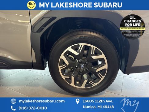 Certified 2025 Subaru Forester Premium AWD/4WD image 30