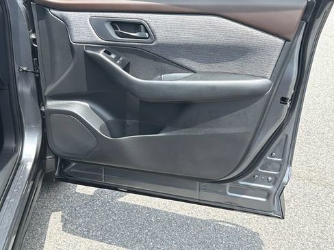 Used 2023 Nissan Rogue S FWD image 14