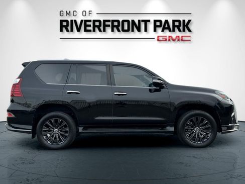 Used 2021 Lexus GX 460 Premium w/ Accessory Package AWD/4WD image 2