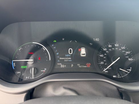 Used 2026 Toyota Sienna XLE FWD image 15