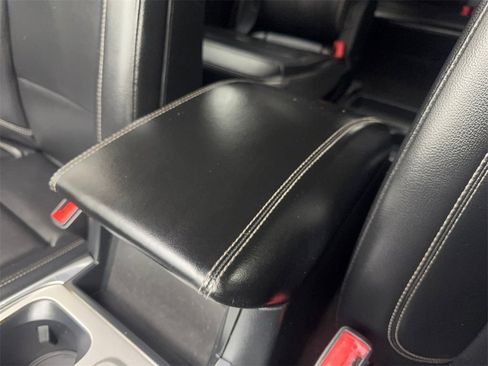 Used 2020 Ford Explorer XLT w/ Equipment Group 202A image 75