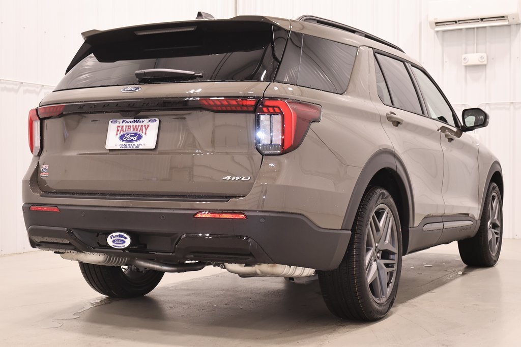 New 2026 Ford Explorer ST-Line w/ ST-Line Street Pack AWD/4WD image 9