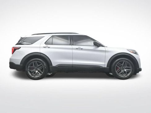 Certified 2026 Ford Explorer ST-Line w/ ST-Line Street Pack RWD image 33