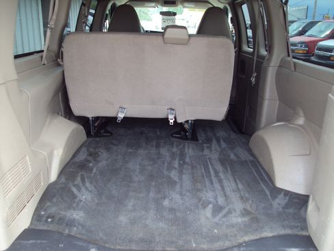 Used 2011 Chevrolet Express 1500 LT w/ LT Preferred Equipment Group image 10