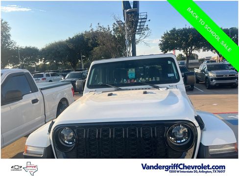 Used 2024 Jeep Gladiator Sport AWD/4WD image 6