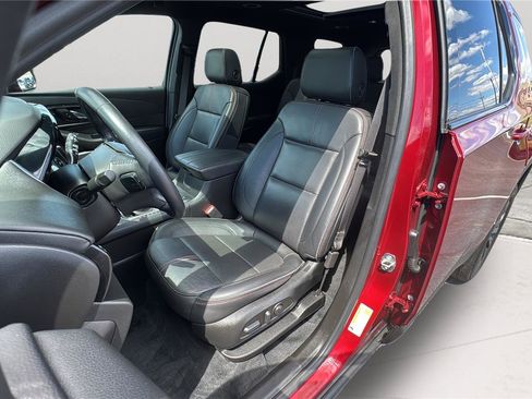 Used 2022 Chevrolet Traverse RS w/ LPO, Floor Liner Package AWD/4WD image 9