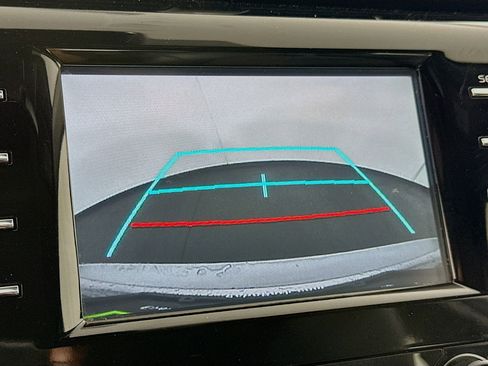 Used 2019 Toyota Camry SE FWD image 22