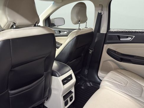 Certified 2018 Ford Edge Titanium w/ Technology Package image 29