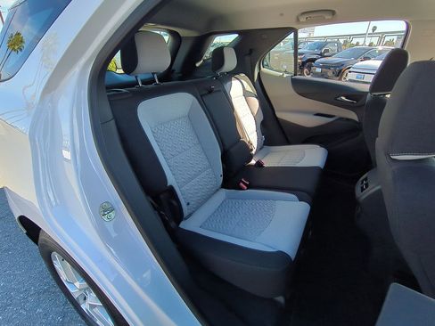 Certified 2022 Chevrolet Equinox LS image 25