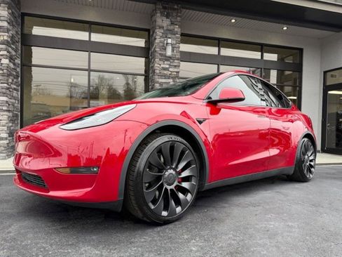 Used 2022 Tesla Model Y Performance image 2