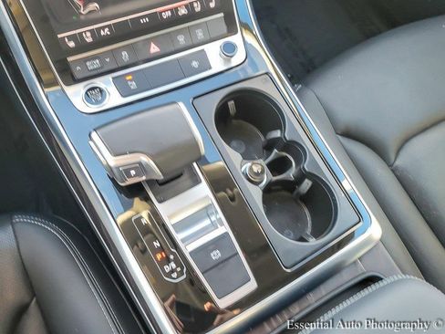 Used 2022 Audi Q8 Premium Plus image 15