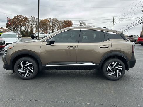 New 2026 Nissan Kicks SV w/ SV Premium Package image 3