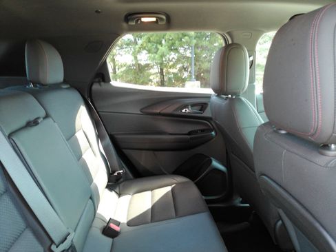 Certified 2023 Chevrolet TrailBlazer RS w/ Sun and Liftgate Package AWD/4WD image 17