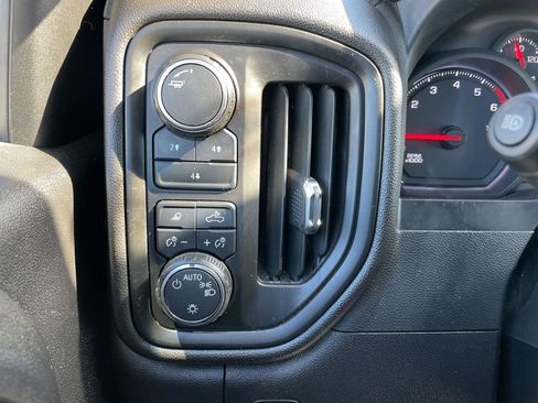 Used 2024 Chevrolet Silverado 2500 Custom w/ Custom Value Package image 28