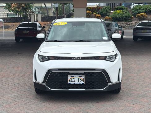 Used 2023 Kia Soul LX w/ Option Group 015 FWD image 2