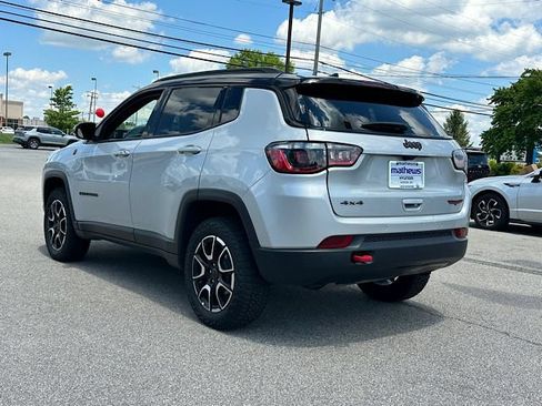Used 2025 Jeep Compass Trailhawk AWD/4WD image 3