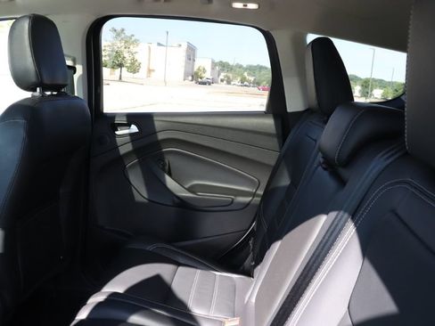 Certified 2019 Ford Escape Titanium AWD/4WD image 16