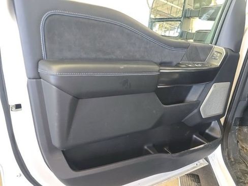 Used 2025 Ford F450 Platinum w/ FX4 Off-Road Package AWD/4WD image 8