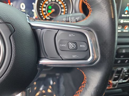 Used 2023 Jeep Gladiator Mojave AWD/4WD image 28