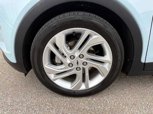 Used 2023 Chevrolet Bolt LT FWD image 34