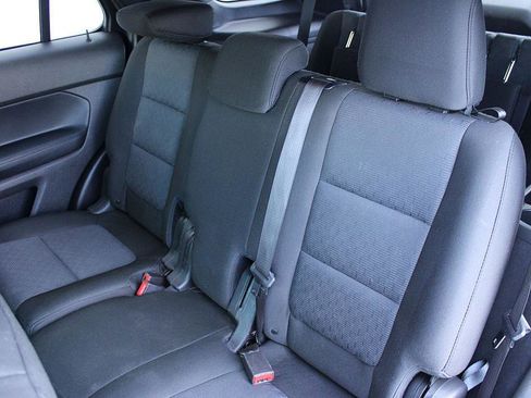 Used 2014 Ford Explorer XLT image 12